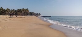 20230116_082538-pondy-beach.jpg