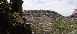 20240624_141627-modica-huetten-ausblick.jpg