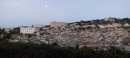 20240919_064103-modica-super-full-moon-morning.jpg